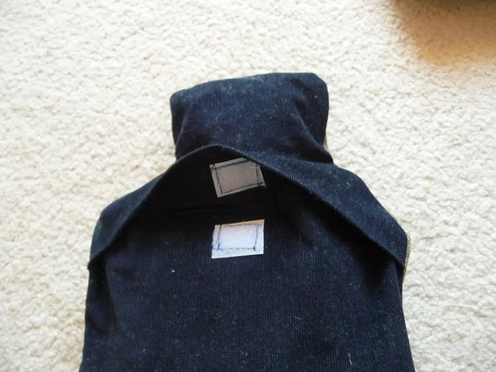 Photo of a similar item: HomeTop Rubber Hot Water Bottle with Knit Cover, 2 Liter