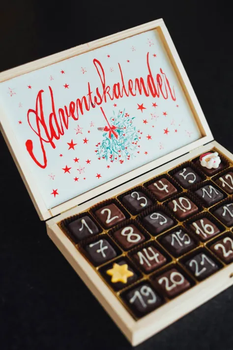 Photo of a similar item: GODIVA Chocolate Advent Calendar 2026, 24 Pieces