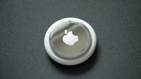 Photo of a similar item: Apple AirTag (2nd Generation), 4 Pack