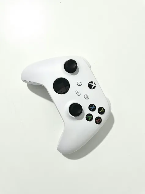 Photo of a similar item: Xbox Wireless Controller, Robot White
