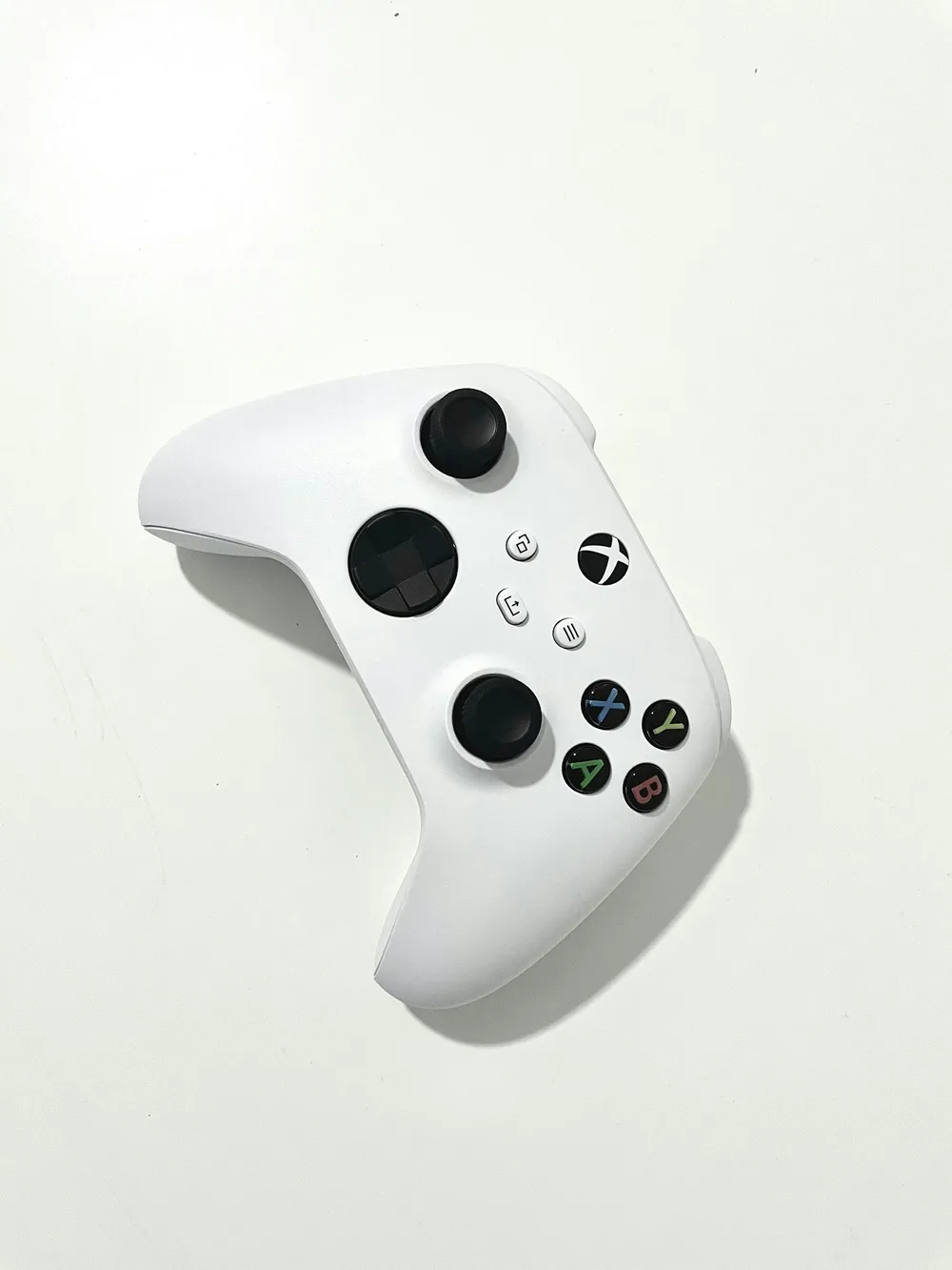 Photo of a similar item: Xbox Wireless Controller, Robot White