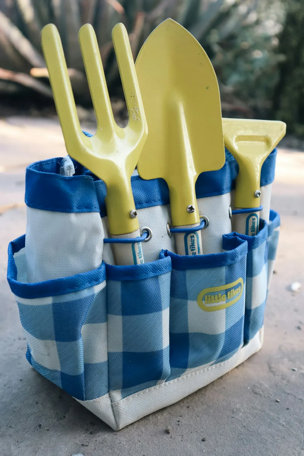 Photo of a similar item: Grenebo Gardening Tool Set with Floral Tote, 8 Tools