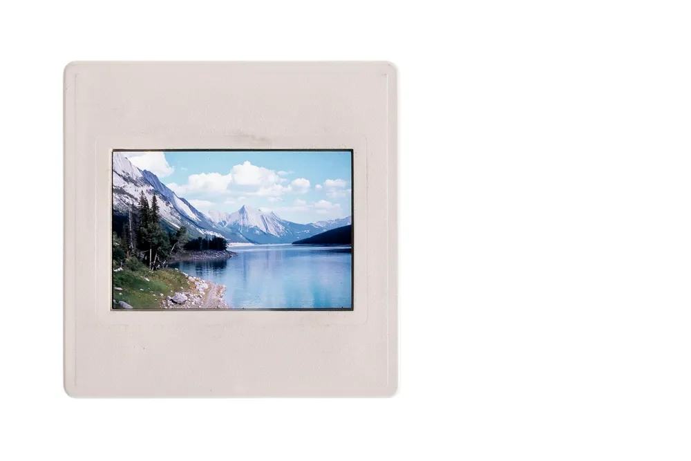 Photo of a similar item: Aura Carver Digital Photo Frame, 10 in, Black