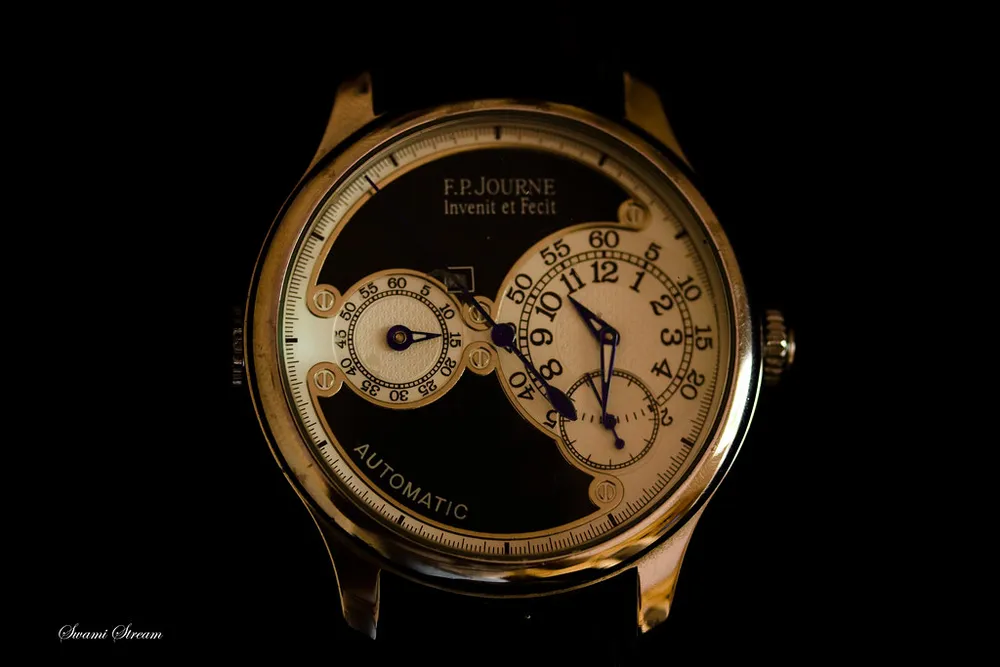 Photo of a similar item: Timex Easy Reader 35mm Watch, Gold-Tone with Expansion Band