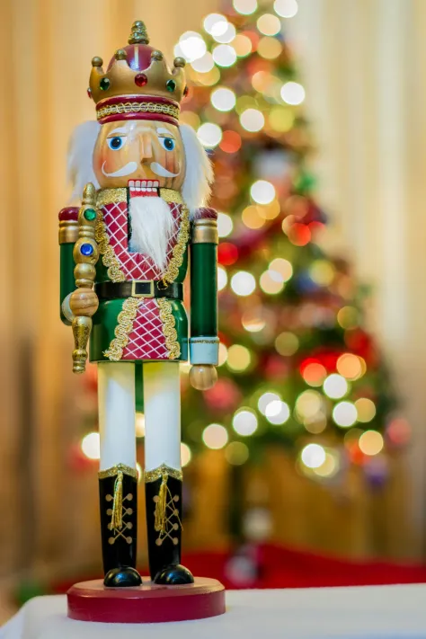 Photo of a similar item: ArlinaL Wooden Soldier Nutcracker, 15 in, Gold