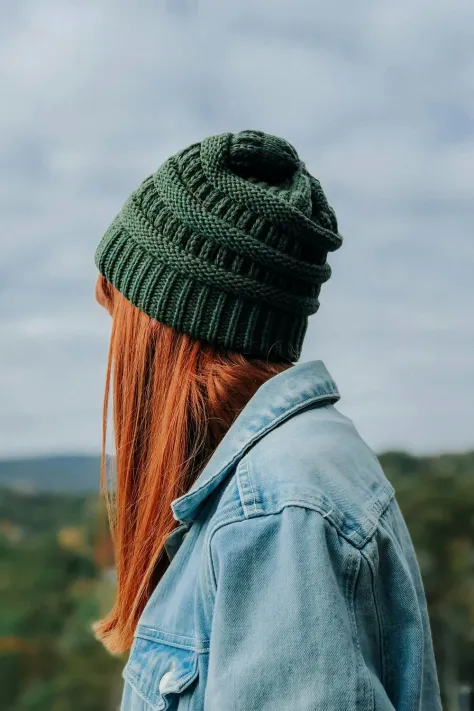 Photo of a similar item: Villand 100% Cashmere Beanie, Light Gray