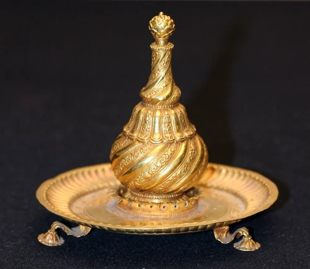 Photo of a similar item: Hipiwe Gold Ornate Mirror Vanity Tray