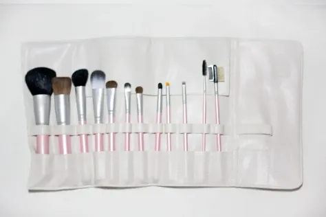Photo of a similar item: BS-MALL 18-Piece Makeup Brush Set
