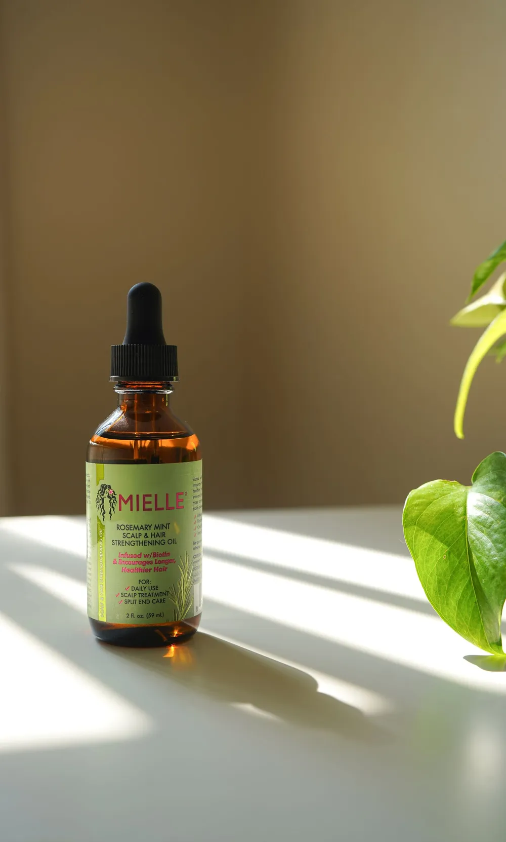 Mielle Rosemary Mint Scalp & Hair Strengthening Oil, 2 oz